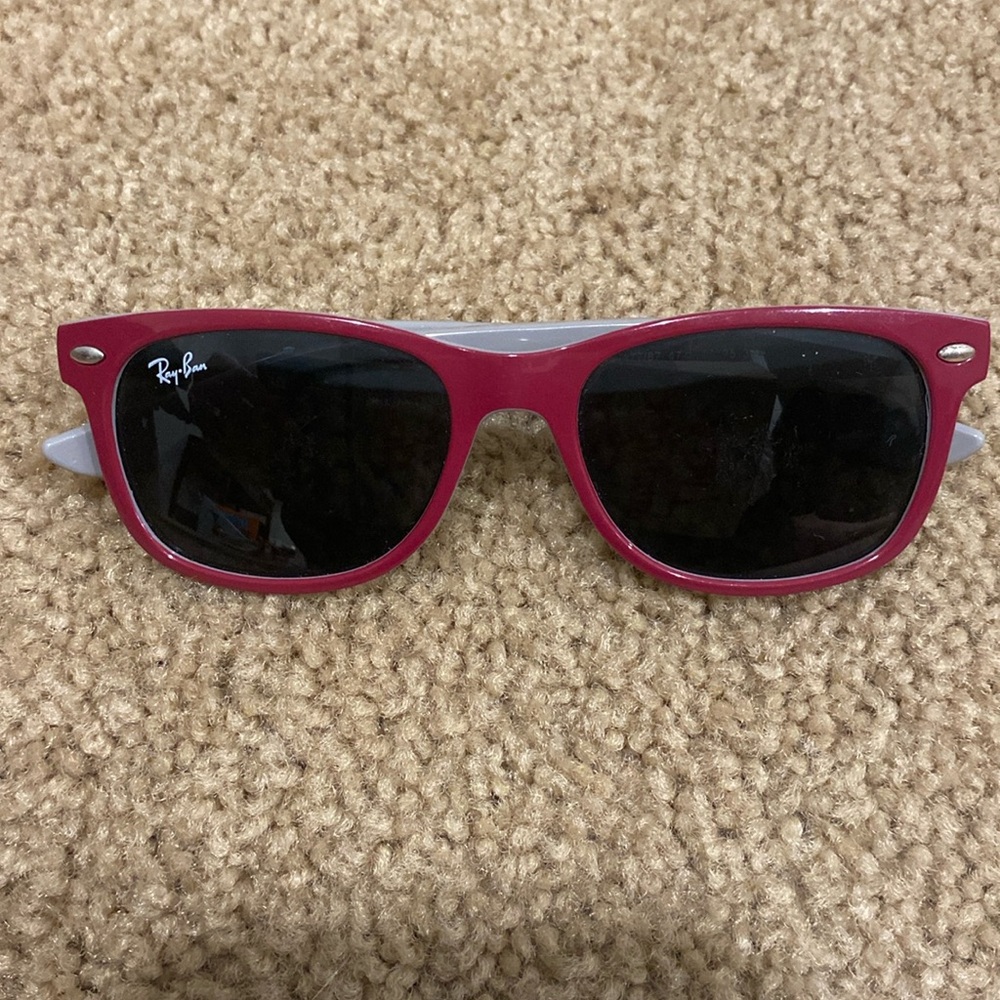 Pink girls Ray Ban sunglasses